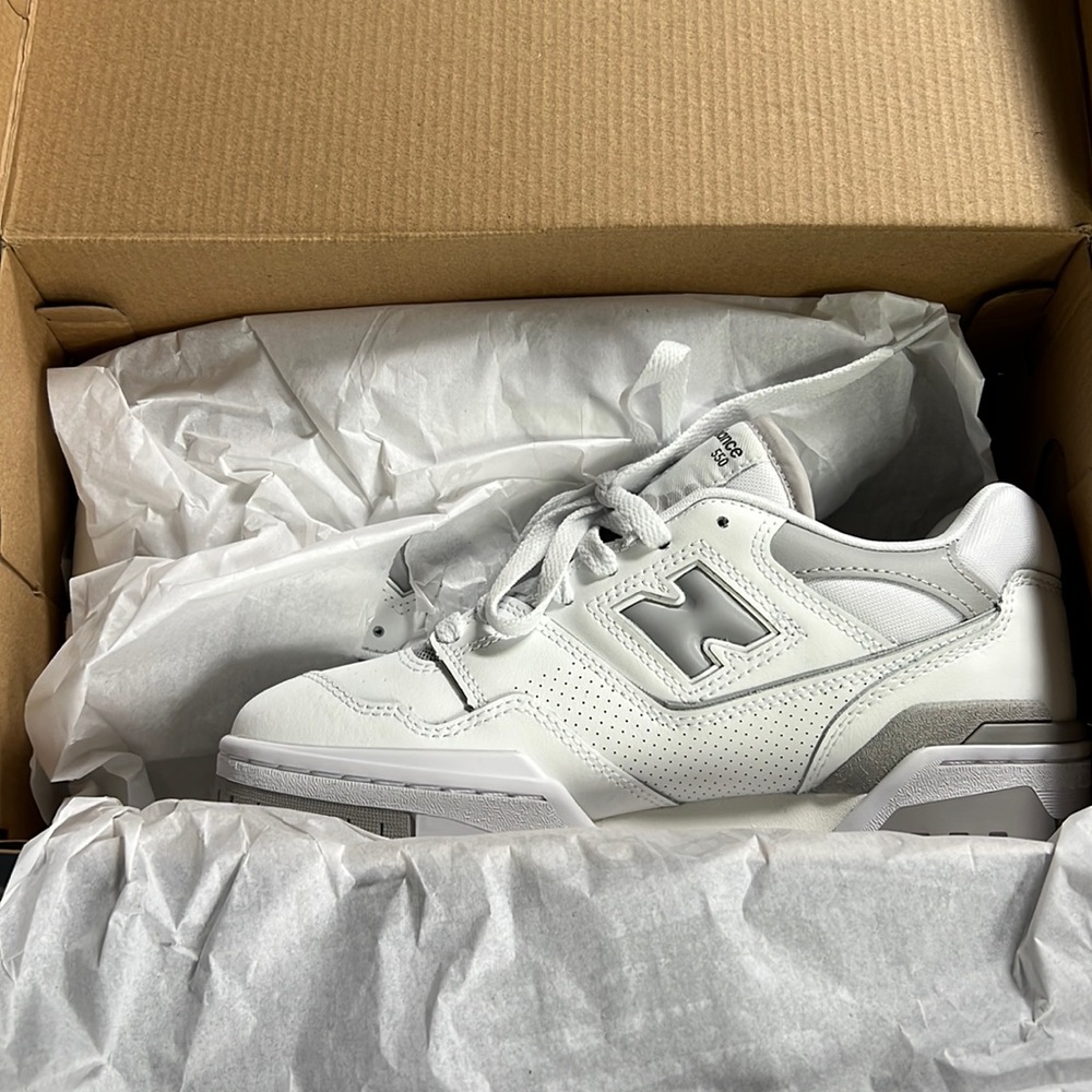 New Balance 550 - women size 7